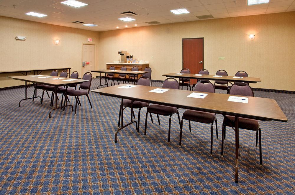 Holiday Inn Express Hotel & Suites Maryville By Ihg Exterior photo