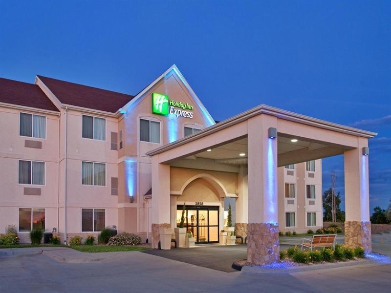 Holiday Inn Express Hotel & Suites Maryville By Ihg Exterior photo